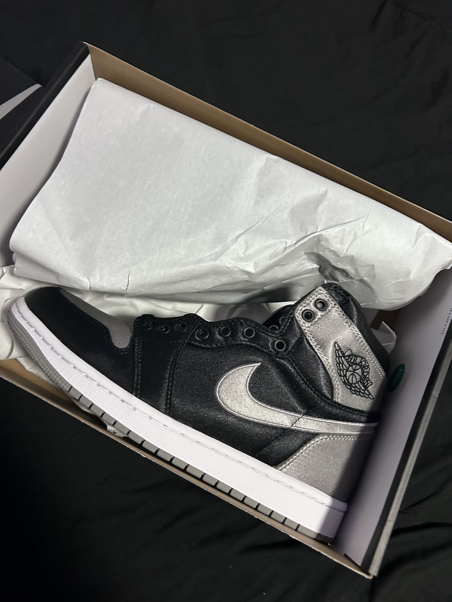 Jordan Retro 1 Brand New 7.5 M / 9 W