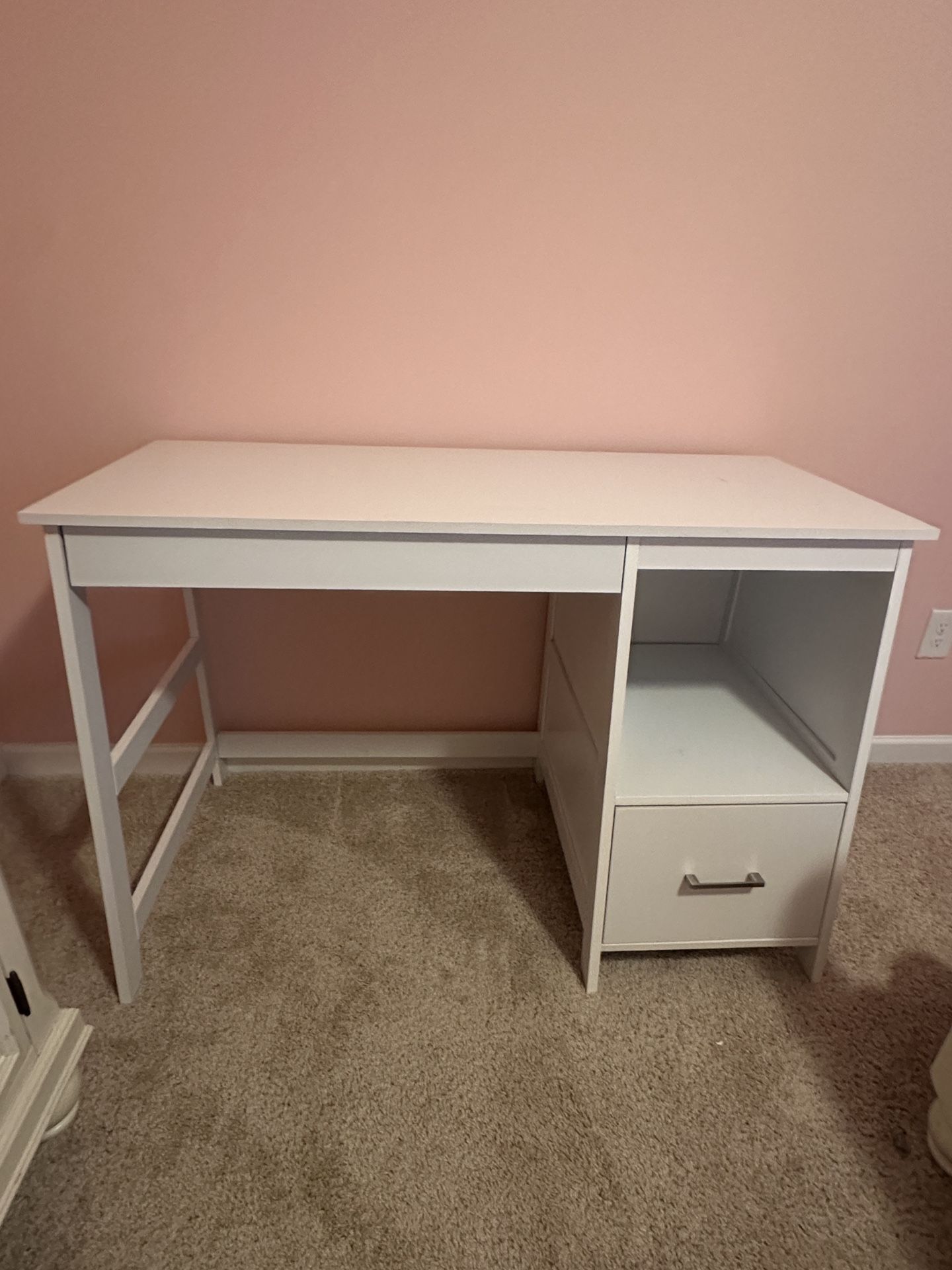 White Teen Desk Already Assembled with drawers