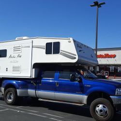 2007 Arctic Fox 1150 Camper with 2004 Ford Diesel