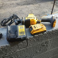 DeWalt 20 Volt Sawzall Charger And Battery