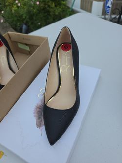 Jessica Simpson size 6