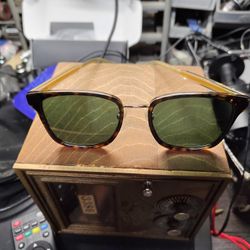 Gucci Sunglasses..GG0563SKN