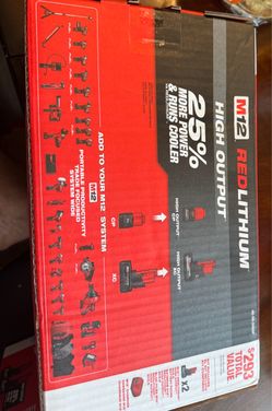 M12 REDLITHIUM™ HIGH OUTPUT™ XC5.0 Starter Kit Juego básico M12™ REDLITHIUM™ HIGH OUTPUT™ XC5.0 Jeu de démarrage M12™ REDLITHIUM™ HIGH OUTPUT™ XC5.0