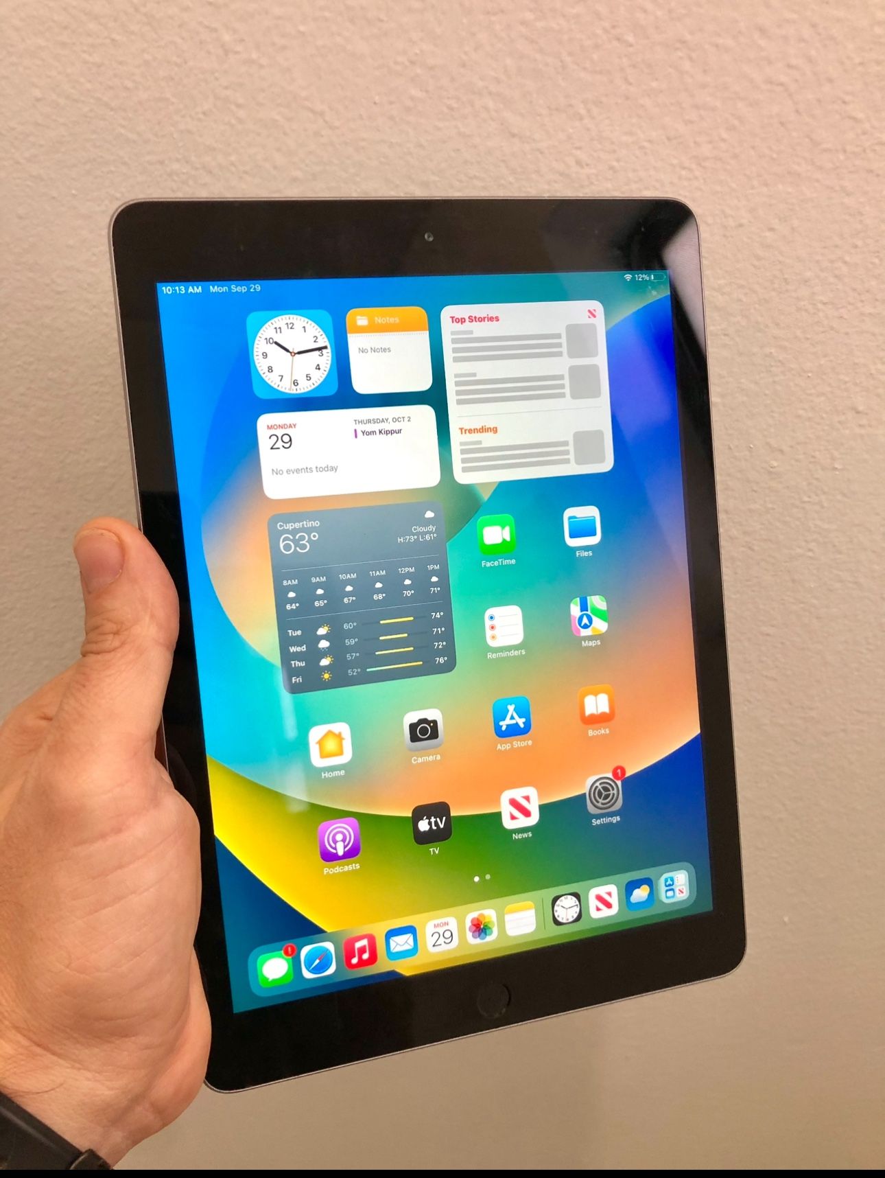 FIRM PRICE - iPad 5th Generation 32gb Space Gray - 3 Available