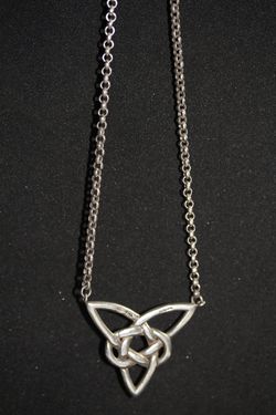 Thai Made TMA designed 1.25x1.25" triangular celtic knot sterling silver 16" necklace weighs 15.9 grams solid piece