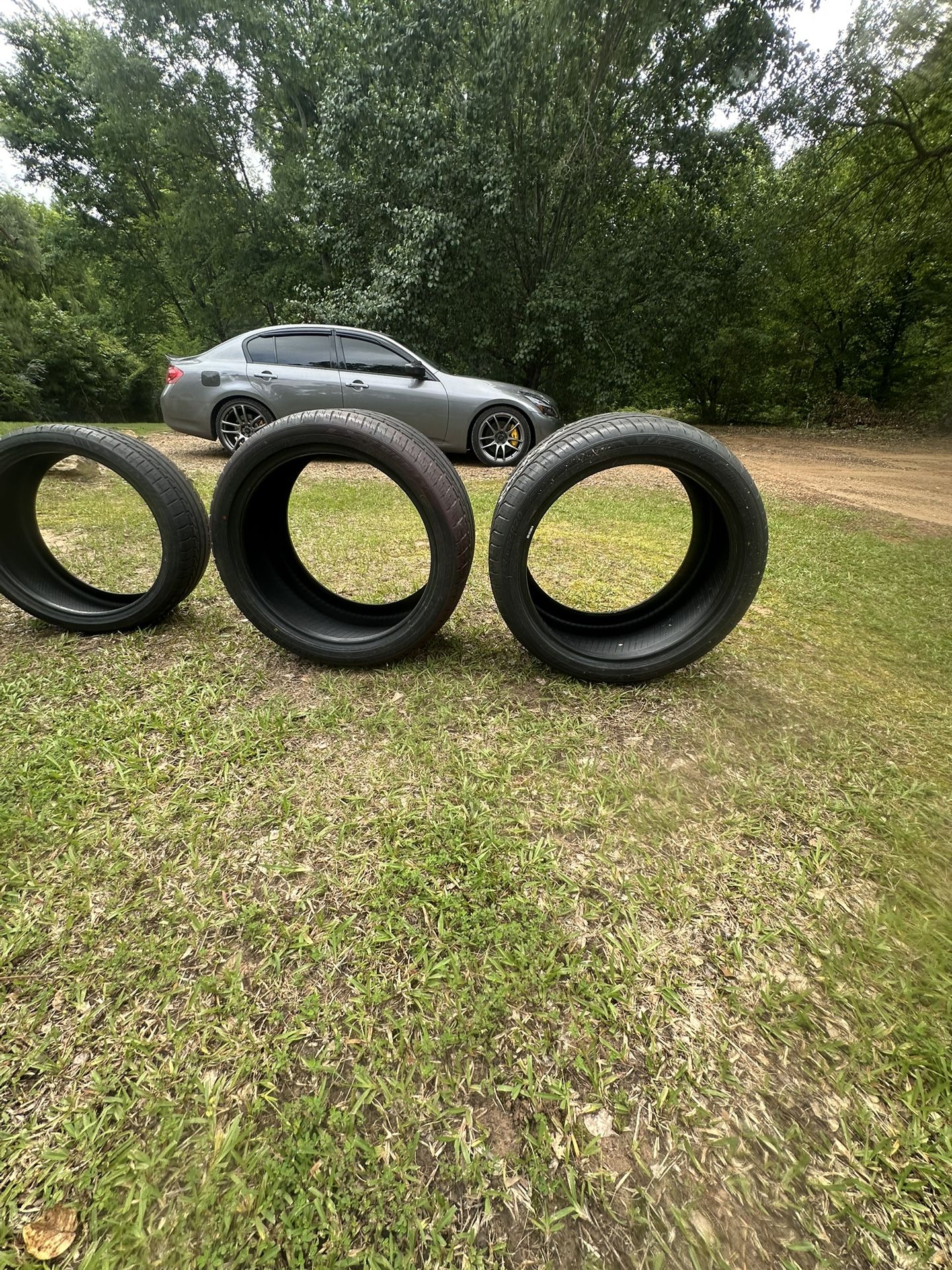 (Pair of tires) Lexani LX-Twenty 335/30ZR20