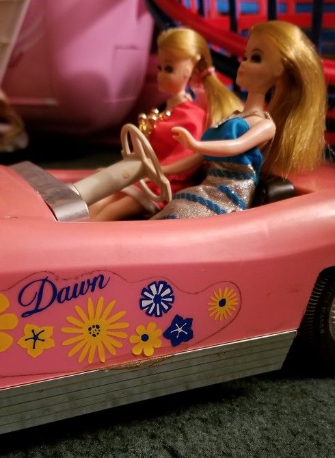Vintage (2) 1970 Topper Toys "Dawn Doll's" & accessorys+Car