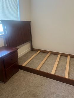 Full size bed set