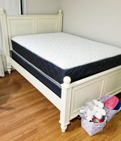 NEW FULL MATTRESS. Bed frame is not available. Take it home the same day 👍