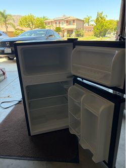 Mainstays 3.2 Cu Ft 2-Door Compact Refrigerator with Freezer, Stainless Steel, Mini Fridge for Dorm