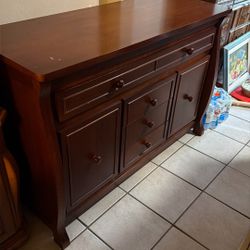 Chest of Drawers / Desk – Great Condition, Multi-Purpose