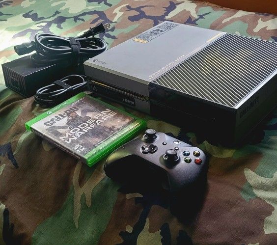 XBOX ONE COD EDITION  (1 TARABYTE)