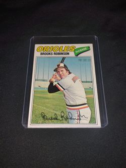 Vintage Old 1977 Brooks Robinson Baseball Card - Topps #285 - in very good condition