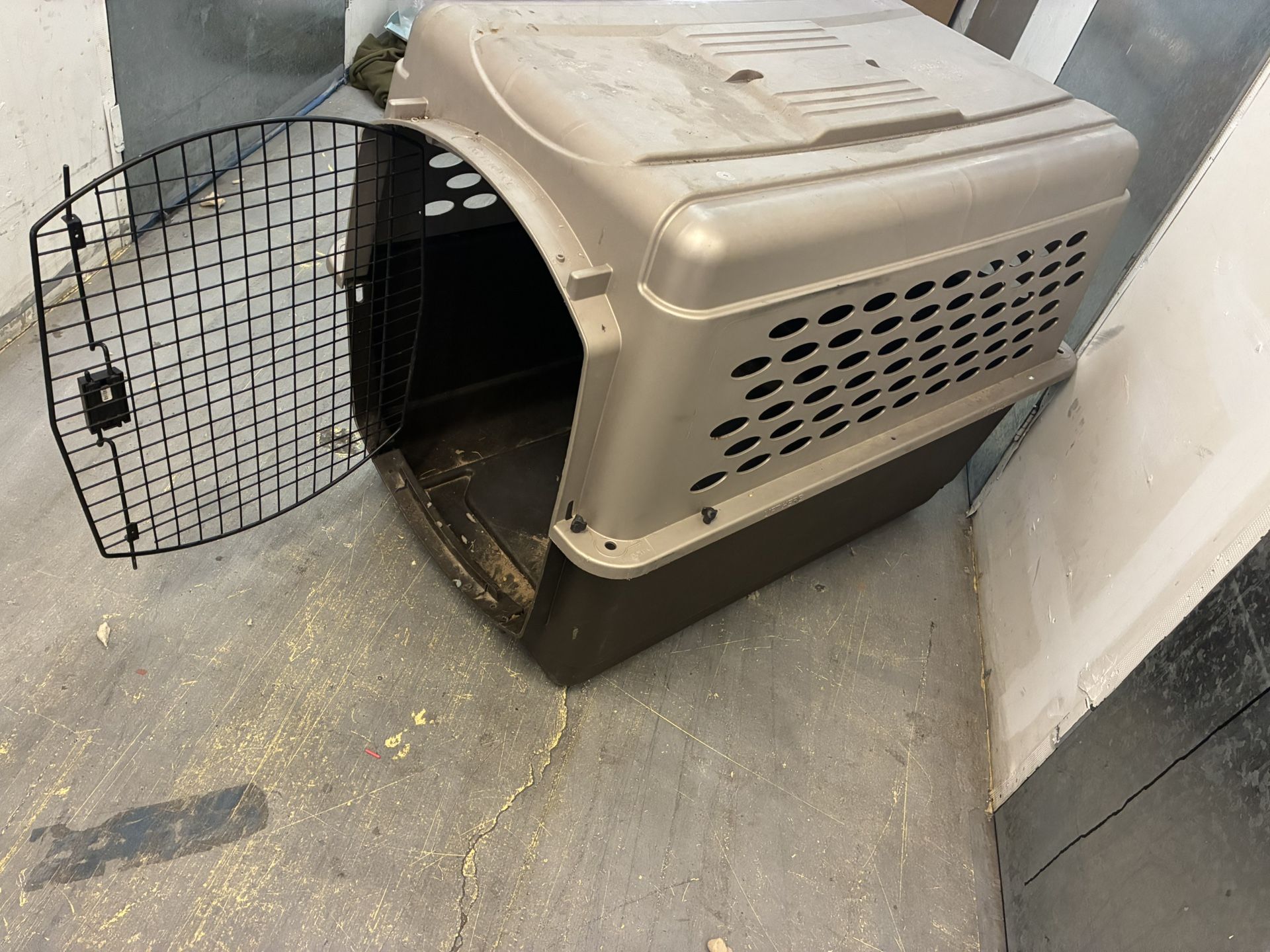 Kennel extra large for big dogs