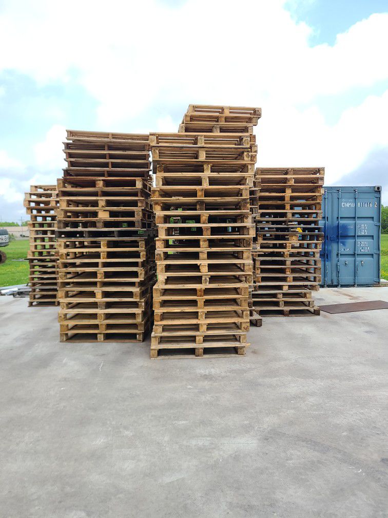 Strong Pallets