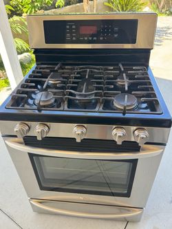 LG Stove in good condition