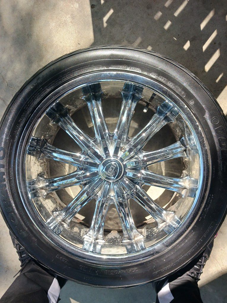 18'Rims And Tires Like New Very Good Condition 