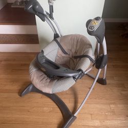 Graco Comfy Cove DLX Swing