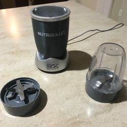 Nutribullet Blender w / 2 Different Blades