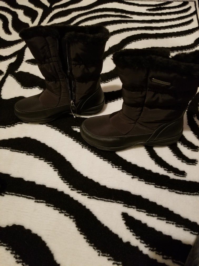Women 7 1/2 Boots