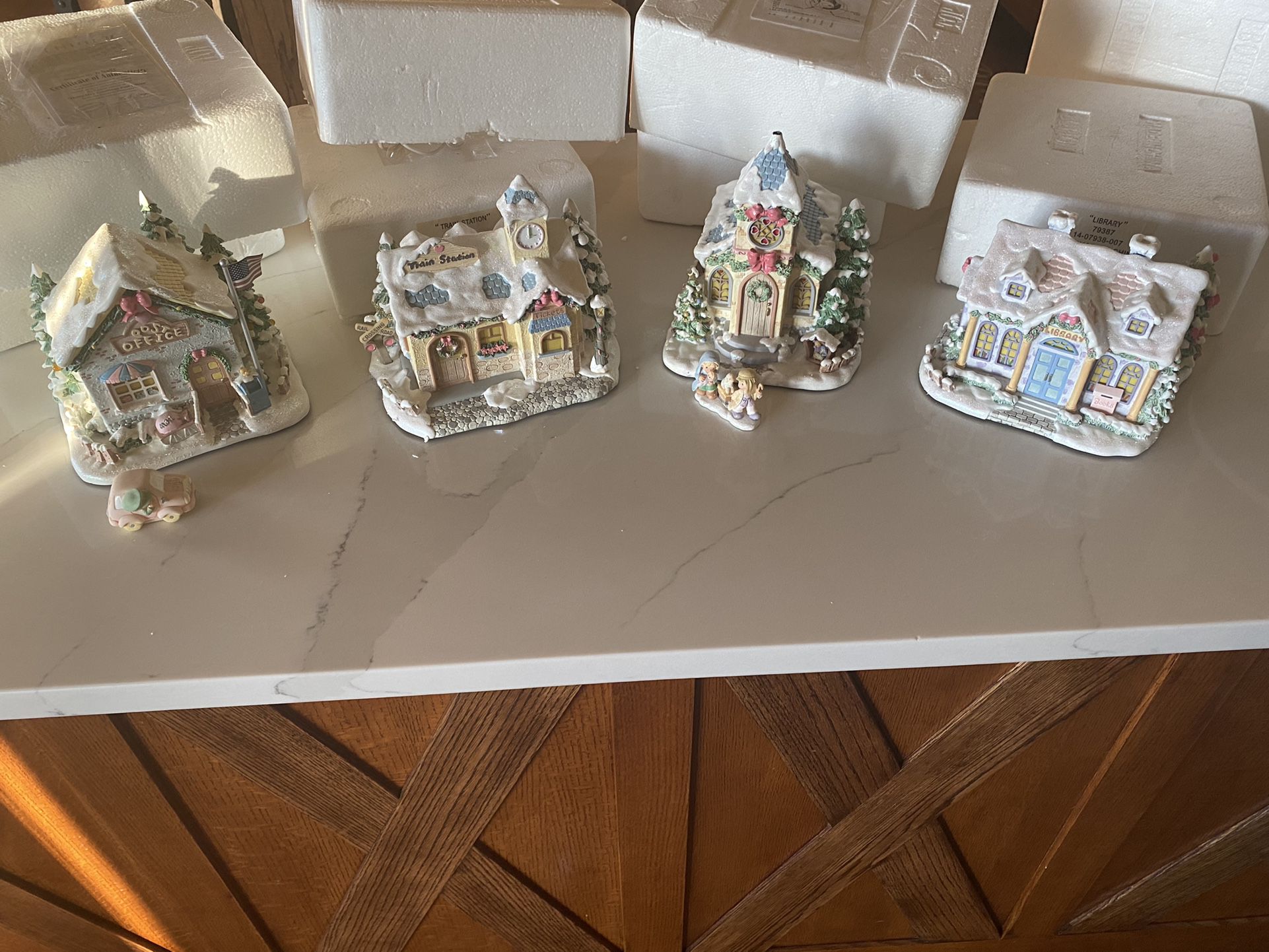 Precious Moments Christmas Villages Lot Of  (7)