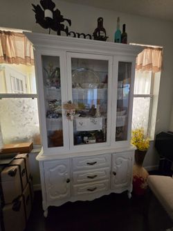 White French Provincial China Cabinet Hutch