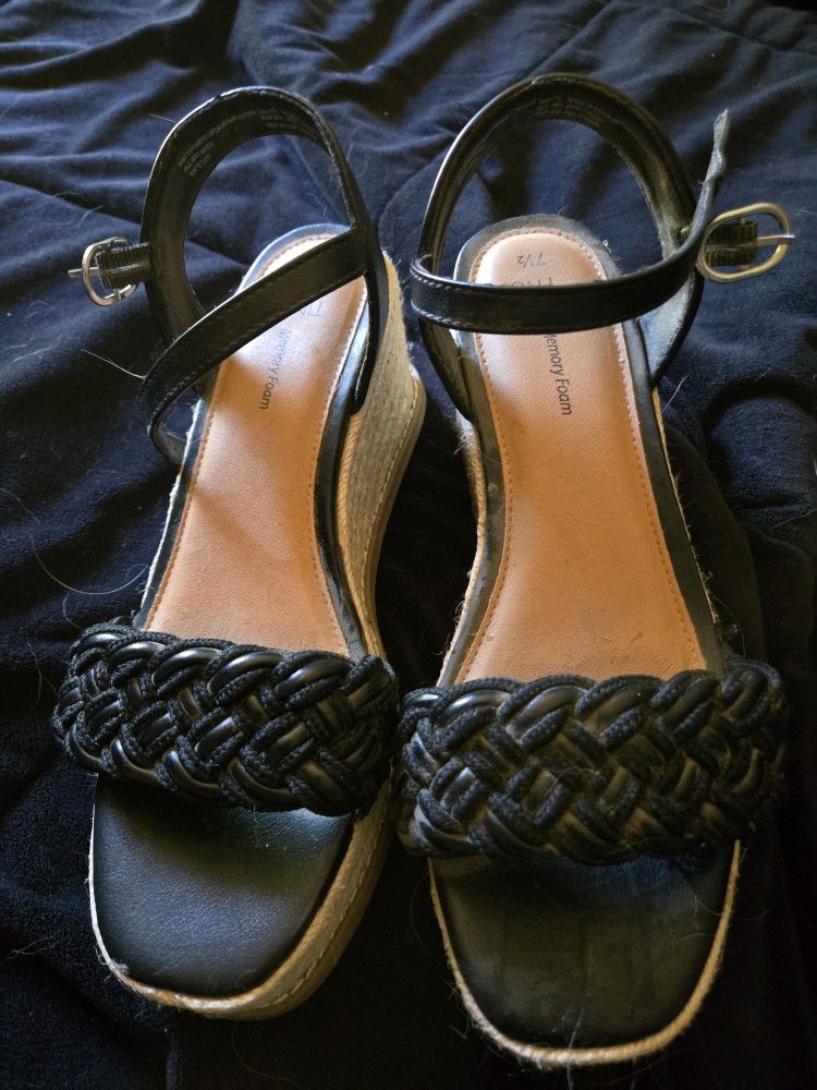 FREE 7 1/2 SIZE Woman Shoes Free