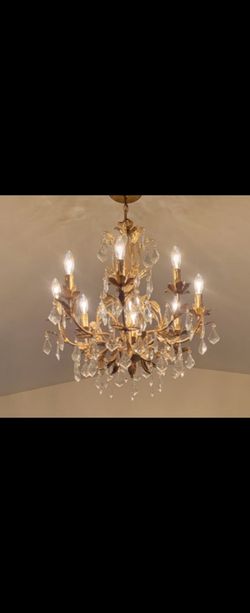 Chandelier gold leafs