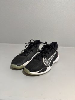 Size 6Y- Nike Zoom Freak 2 Black