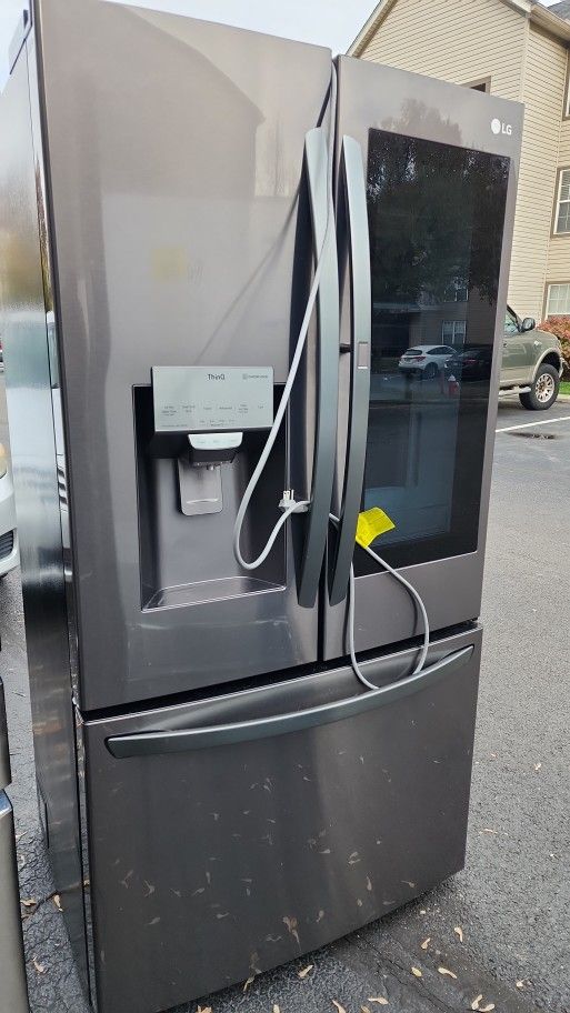 LG REFRIGERATOR WITH GLASS VIEW