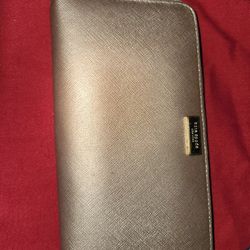 Kate Spade (BEIGE LEATHER ZIP AROUND WALLET)