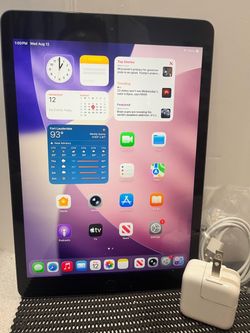 Apple iPad 8th Gen 32GB WiFi 10.2” iPad—Space Gray iOS 26 complete