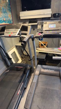 2 treadmills, but one or 2