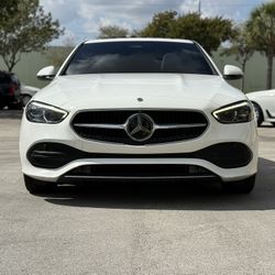 2022 Mercedes C300 Luxury