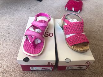 BRAND NEW GIRLS SIZE 4 SANDALS