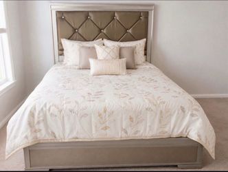 Moving Out Sale  – Solid Wood 8-Drawer Dresser/Chest