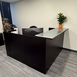 MUST SELL Office Reception Desk MAKE AN OFFER
