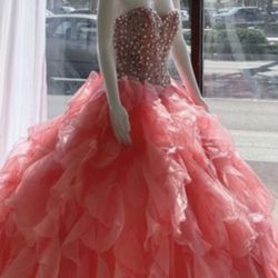 Quinceañera - Dress - Gown New xsmall & Large Available 