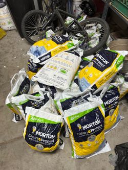 Water softener salt pellets