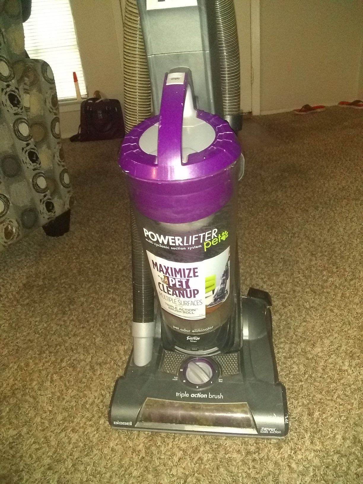 Powerlifter pet vacuum
