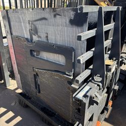 Forklift carton clamp