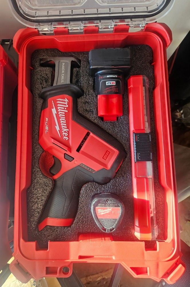 Milwaukee Packout Sauza Kit With Milwaukee Sauza,Blades, Battery&Charger