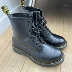 Women’s Smooth Leather Lace Up Boots