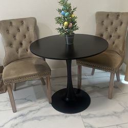 Beautiful dining set for 2