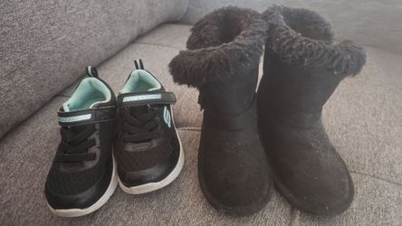 Boots & sketchers sz 9