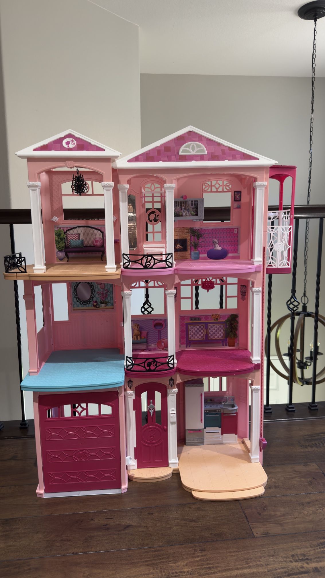Barbie Dreamhouse- kids girl dollhouse