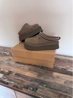 UGG Women's Tazz Maxi Tasman Slip-On Platform Slippers Size 6