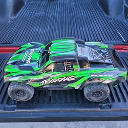 Traxxas Maxx Slash 6s