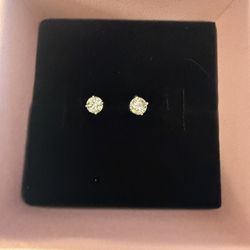 Diamond Stud Earrings 