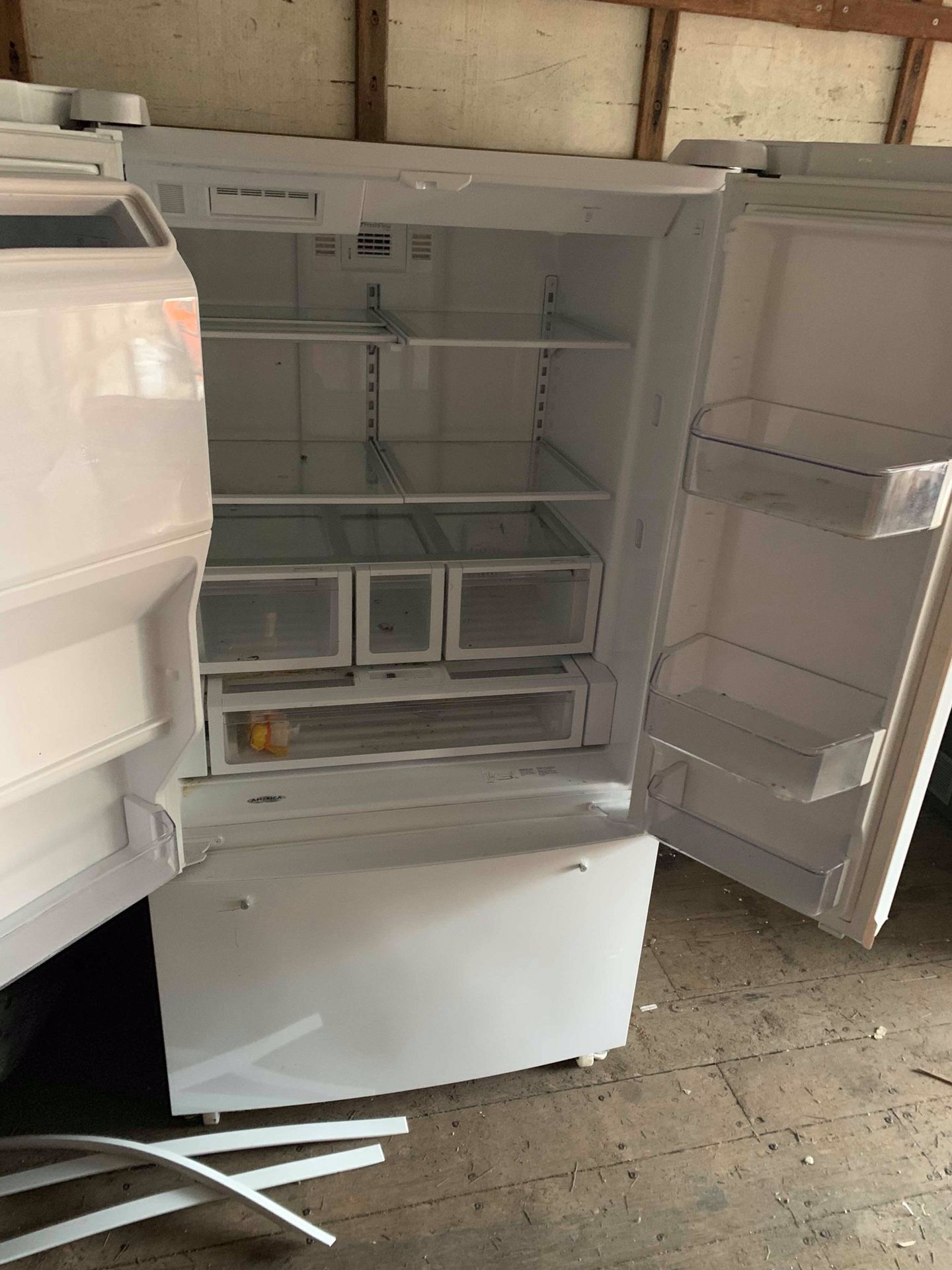 White whirpool refrigerator